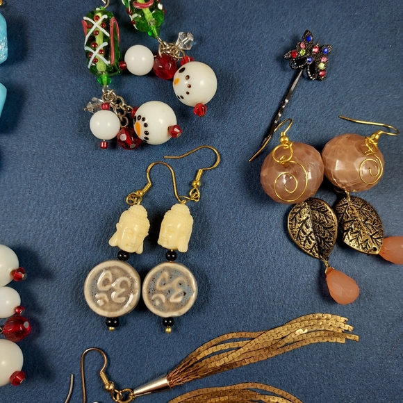 Assorted Jewelry Lot - Picture 4 of 16